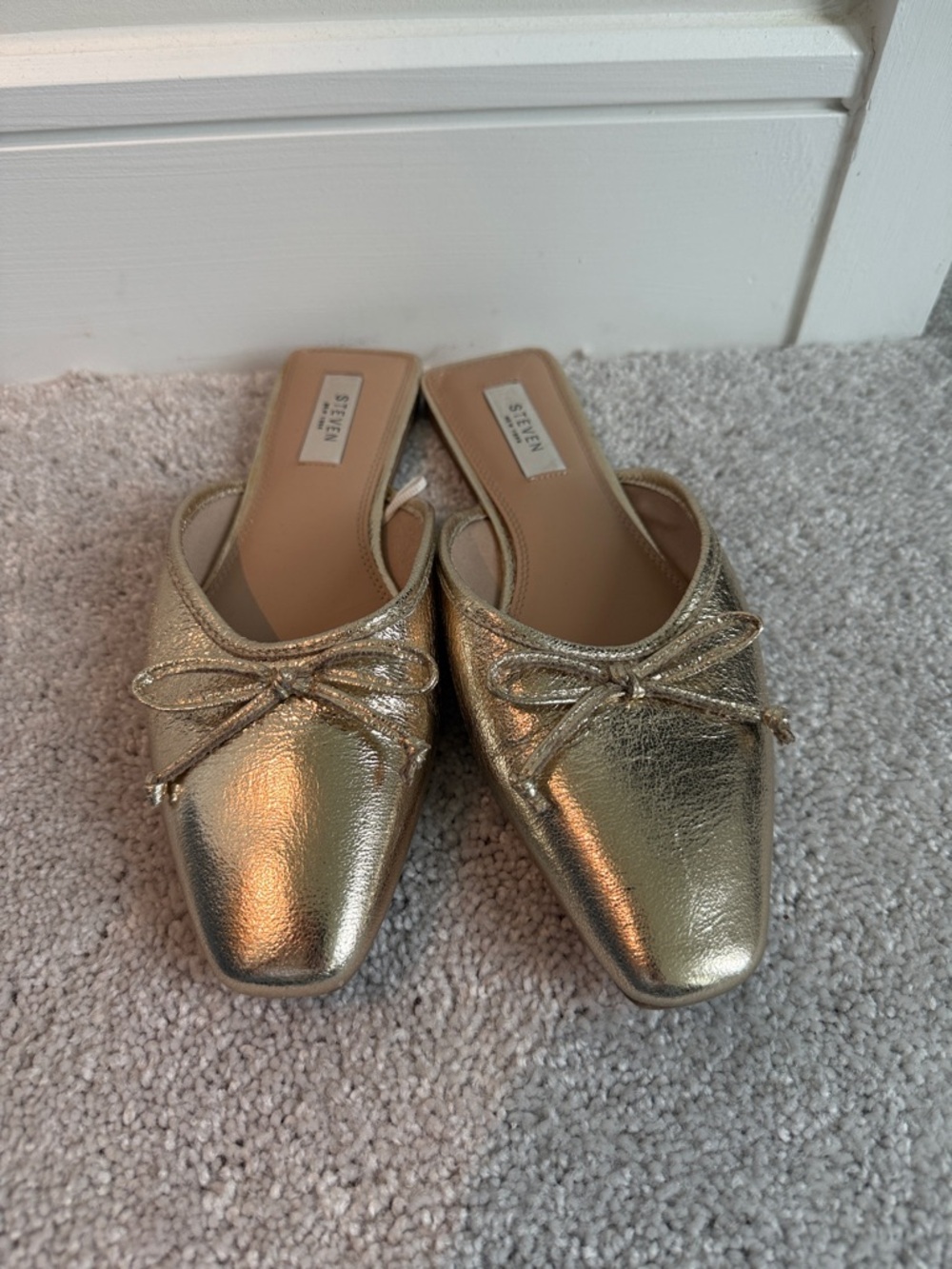 Steve Madden New York Gold Metallic Bow-Accent Women’s Mule